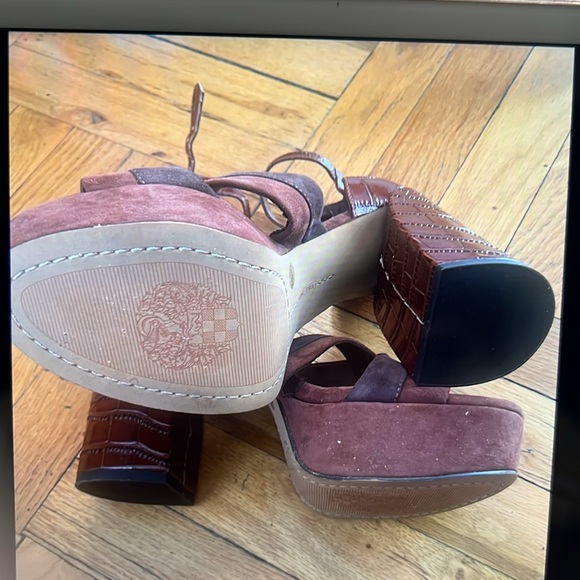 Vince Camuto Burgundy Platform Ankle Strap Heels Sz 8.5 - Picture 4 of 5
